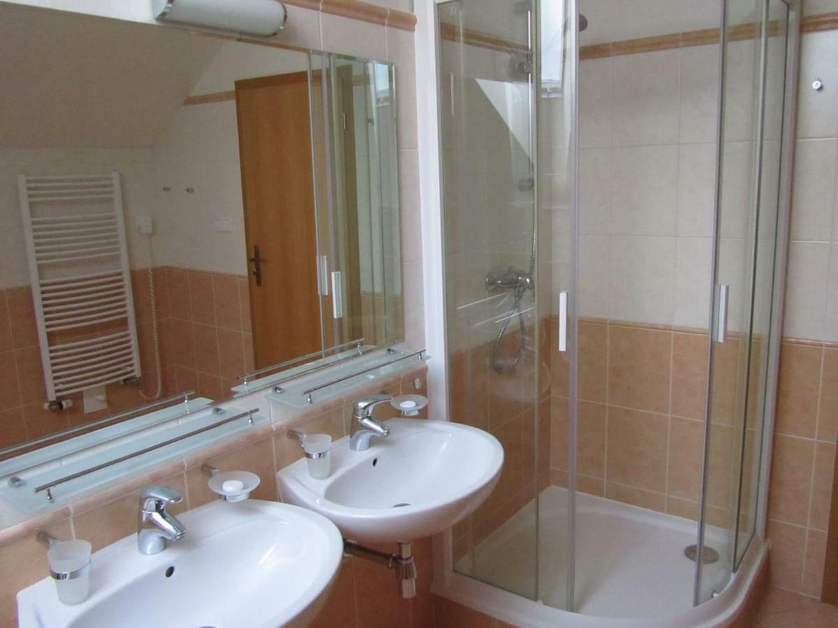 Obora 827 Nova Bystrice Villa Екстериор снимка