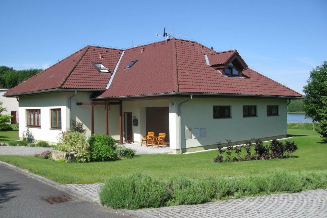Obora 827 Nova Bystrice Villa Екстериор снимка